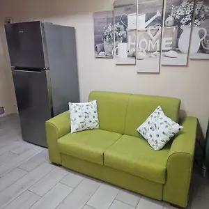 https://il-cortiletto-catania.taorminaitalyhotels.com